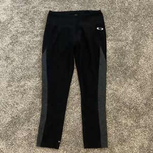 Oakley XS black & grey yoga pants